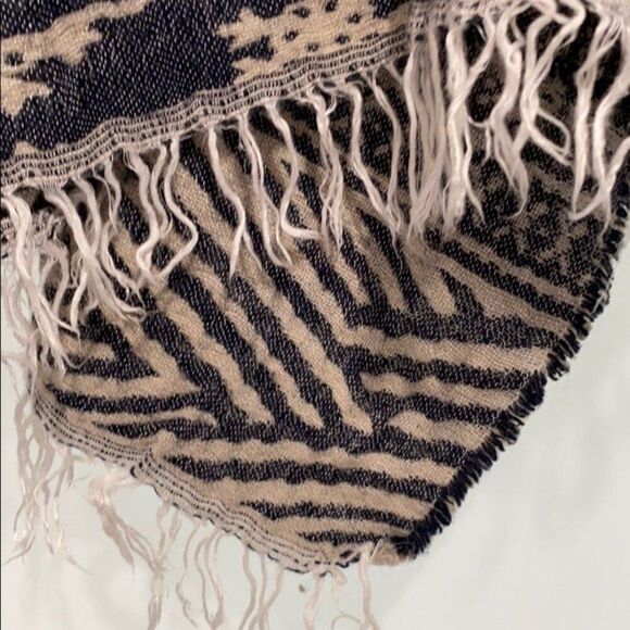 Blue Ivory Cream Geometric Print Women's Long Fringe Scarf - Picture 4 of 4